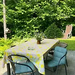 בית נופש Primula Cottage, A Step Away From